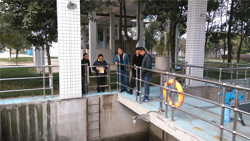 市公用事業局到污水處理廠檢查安全工作