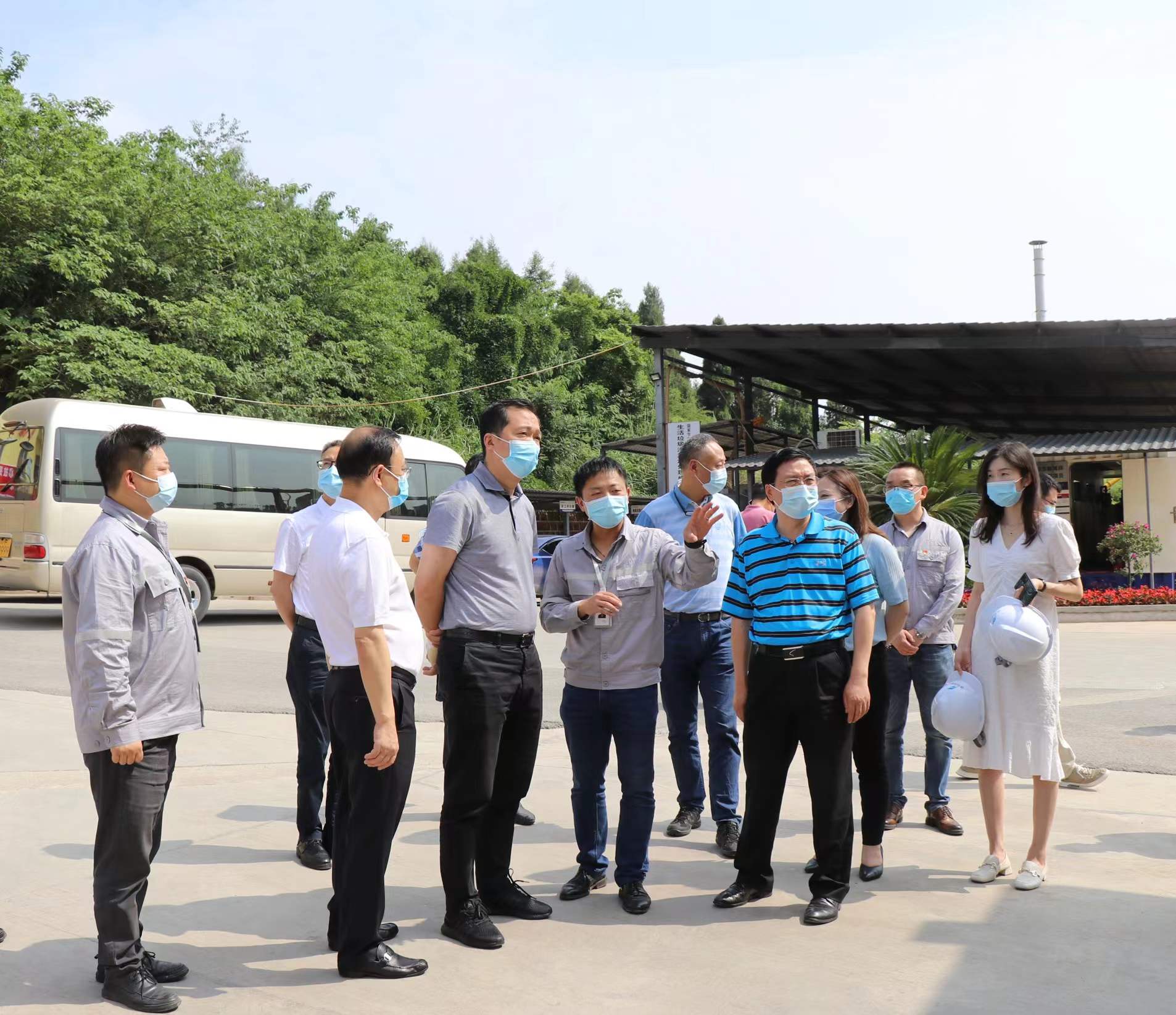 德陽市副市長向赟到德陽發展集團下屬企業考察調研