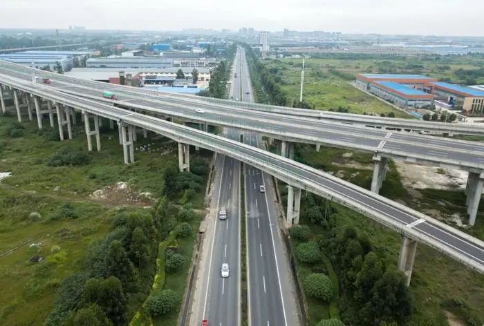 【決戰(zhàn)四季度】舊路煥新顏！這條路預(yù)計明年1月完成修復(fù)！